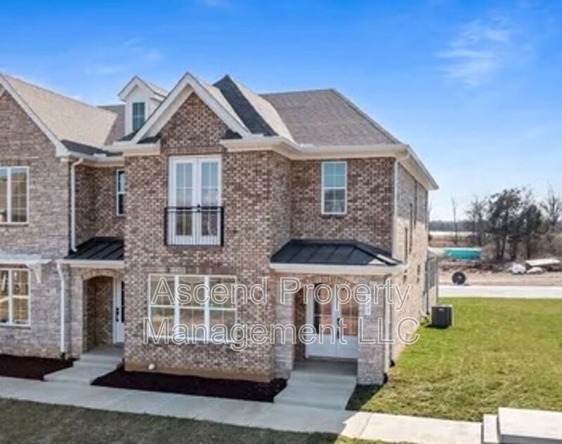 Mt Juliet House: 100 Leggo Ave