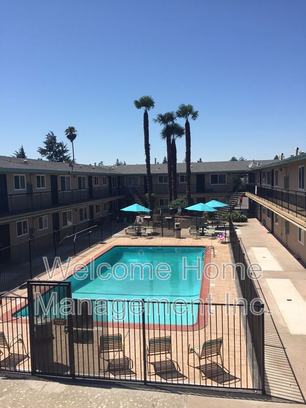 San Leandro House: 15111 Washington Avenue