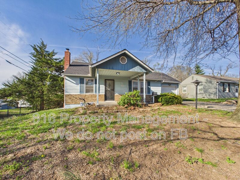 Kansas City House: 5620 E 103rd St