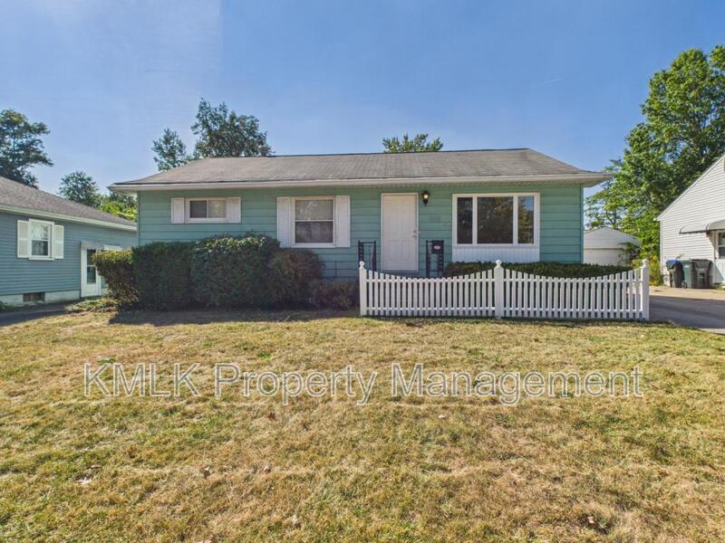 Cuyahoga Falls House: 316 Lynn Dr