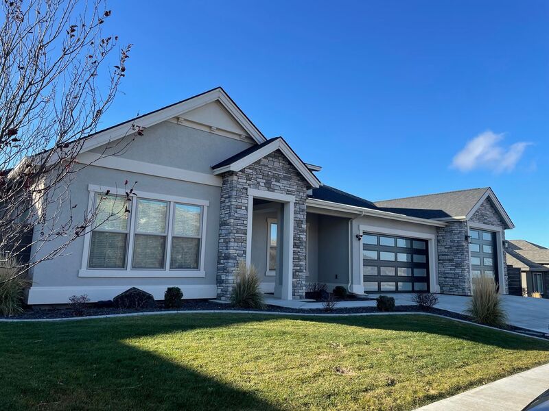 Richland House: 2319 Skyview Loop