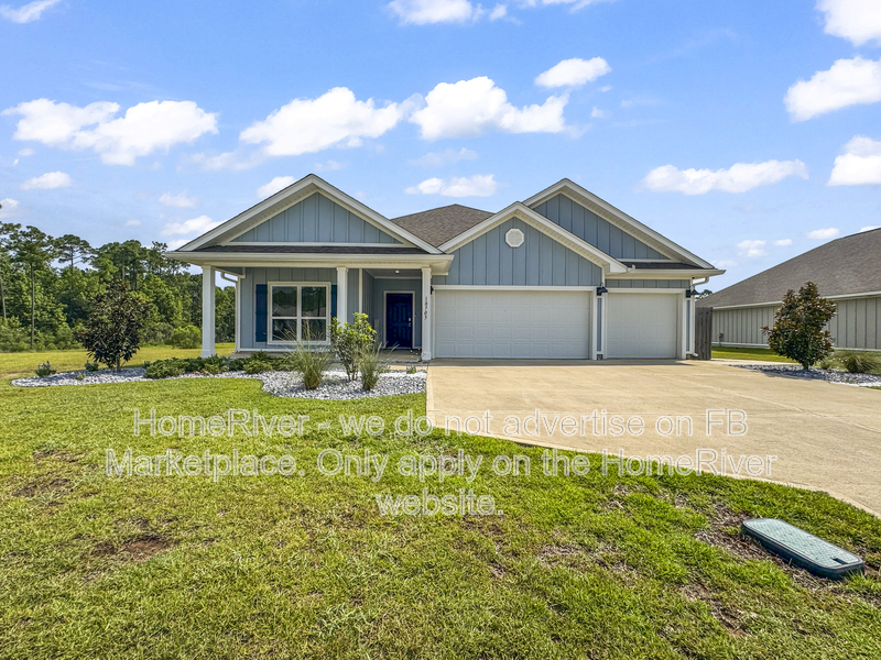 Pensacola House: 10705 Davenport Loop