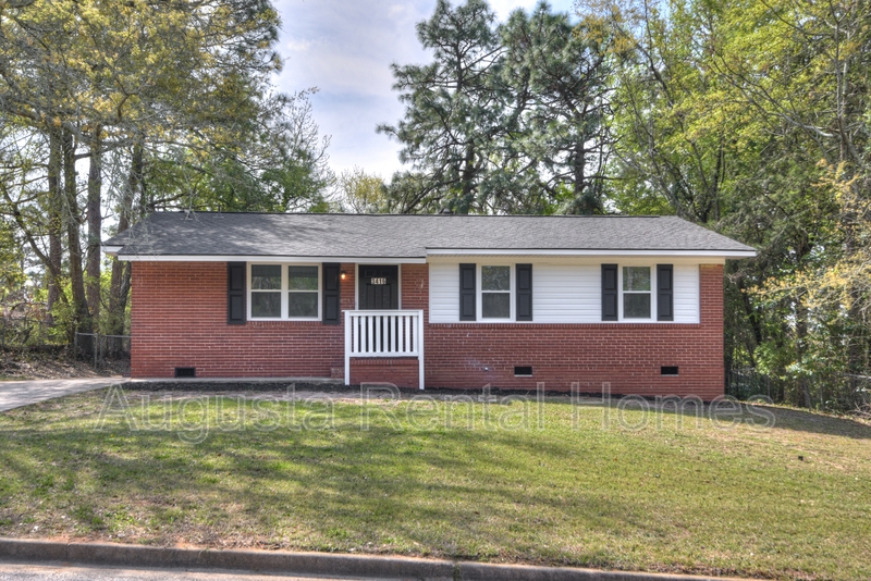 Augusta House: 3416 Kensington Drive North