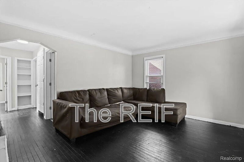 Detroit House: 20045 Greenlawn Street