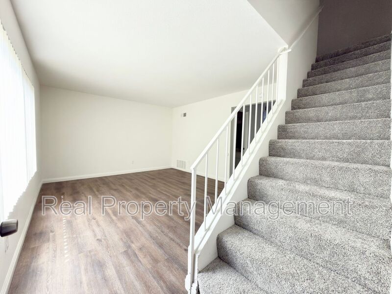 Oceanside Townhome: 2140 Via Camino Verde