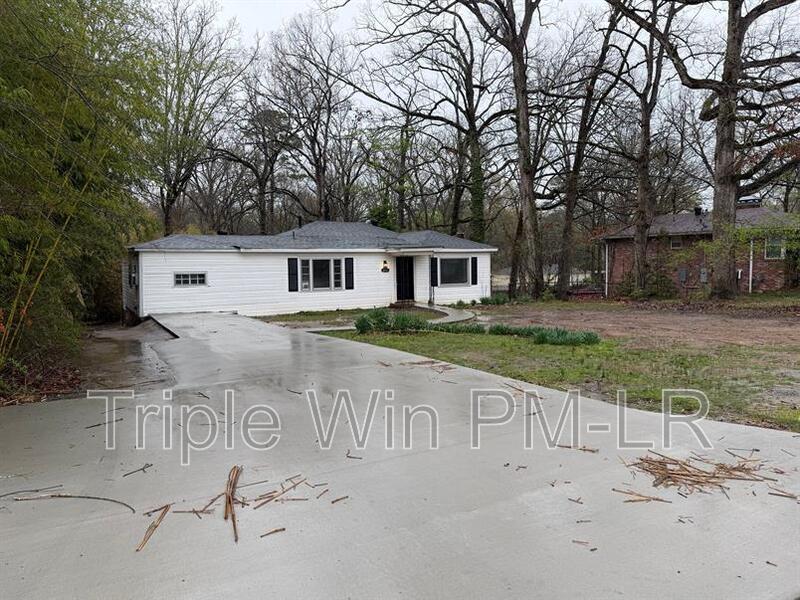 Little Rock House: 8010 Westwood Ave