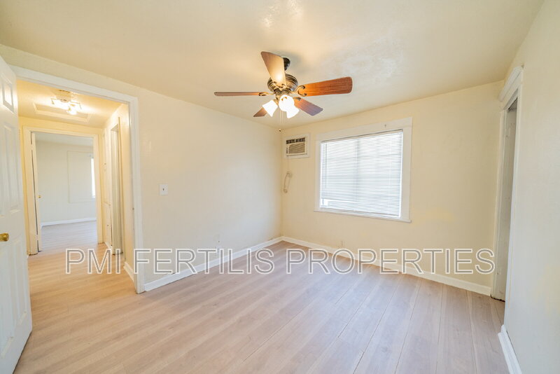 Highland House: 7221 Olive Street