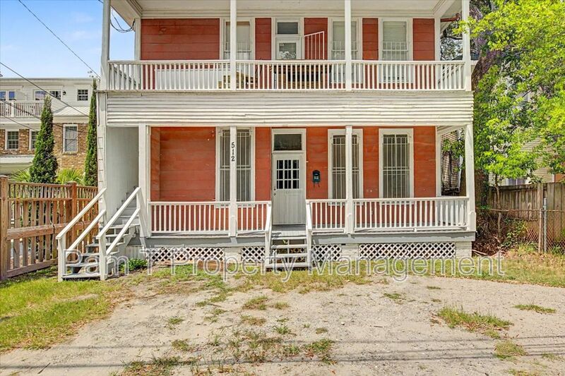 Savannah House: 512 E Waldburg Lane