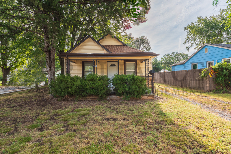 Request a Viewing for 922 South Sedgwick Street Tenant Turner