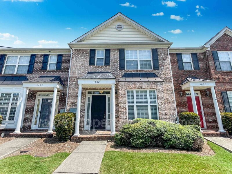 Acworth House: 4682 Liberty Square Drive