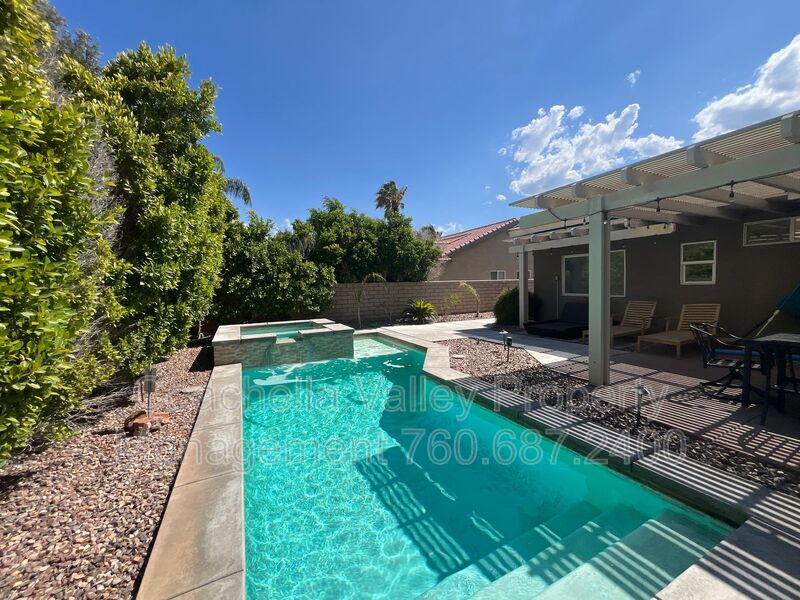 Palm Springs House: 2162 Shannon Way