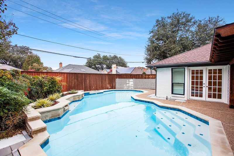 Dallas House: 16114 Shadybank