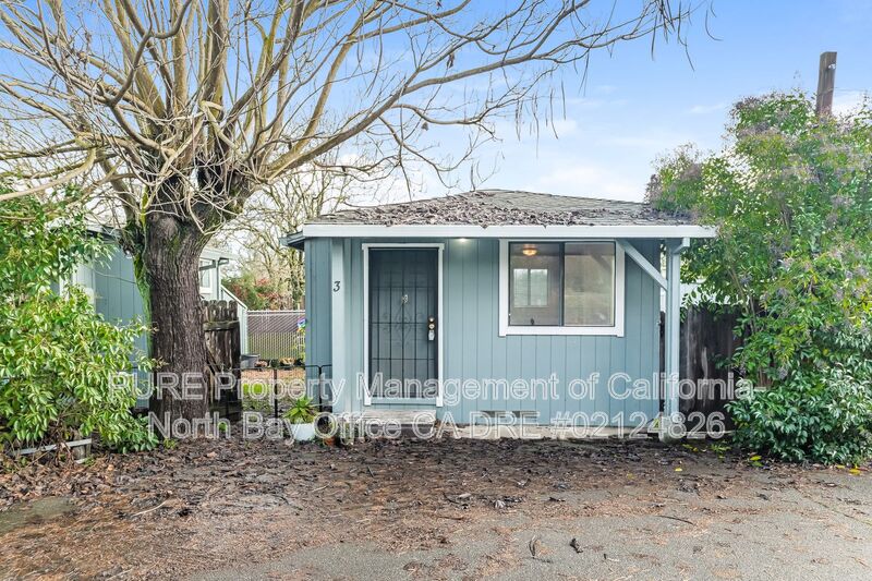 Santa Rosa House: 4911-3 Occidental Road