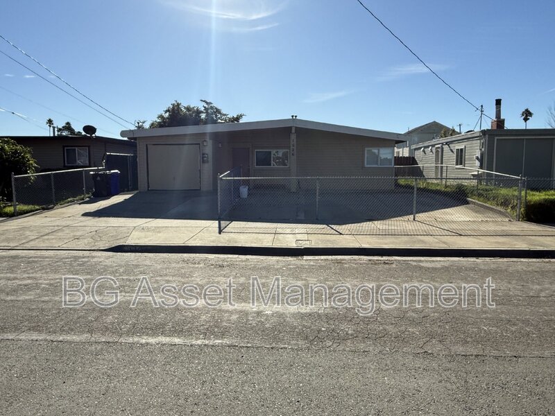 Richmond House: 1526 Visalia Avenue