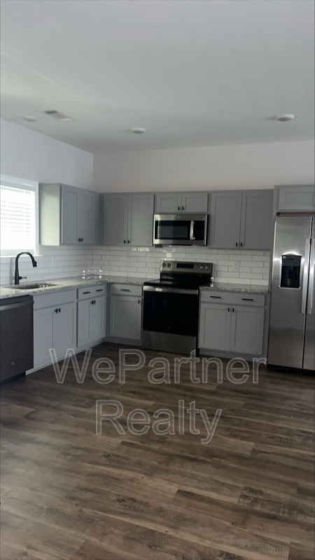 Bremen Townhome: 100 Crest Pointe