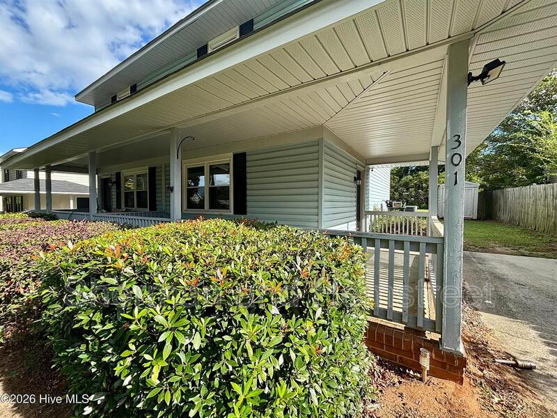 North Augusta House: 301 West Clifton Avenue