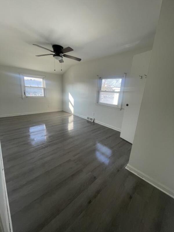 Rochester House: 326 Northland Ave