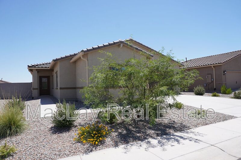 Casa Grande House: 659 W Crowned Dove trail