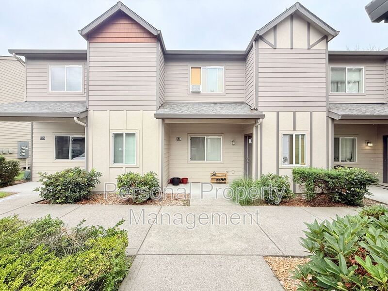 Vancouver Townhome: 12600 NE 49th Street