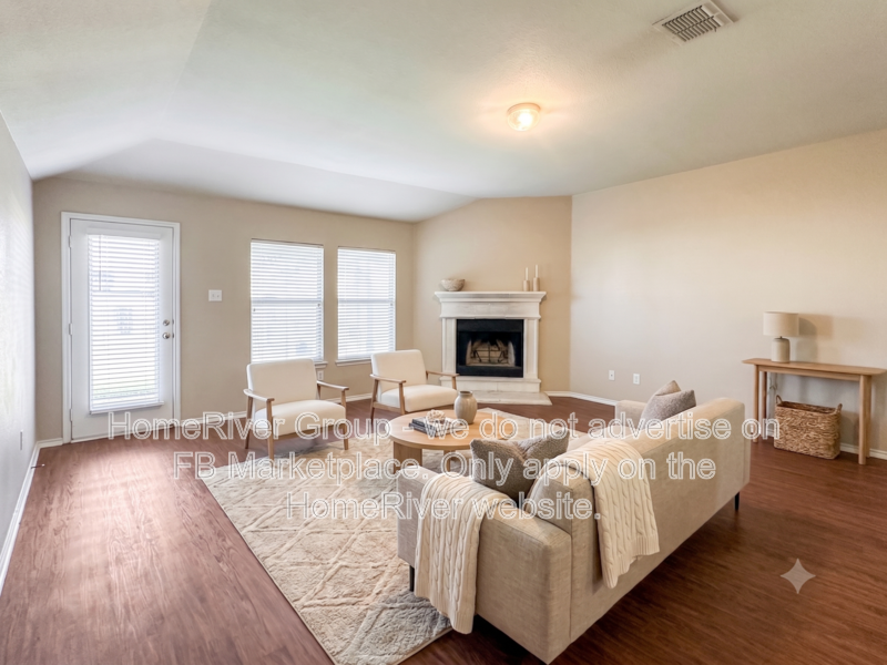Aubrey House: 1046 Warbler