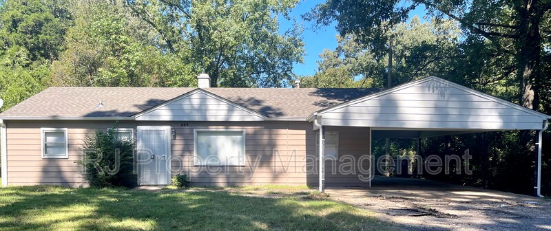 Memphis House: 864 Carrolton Rd