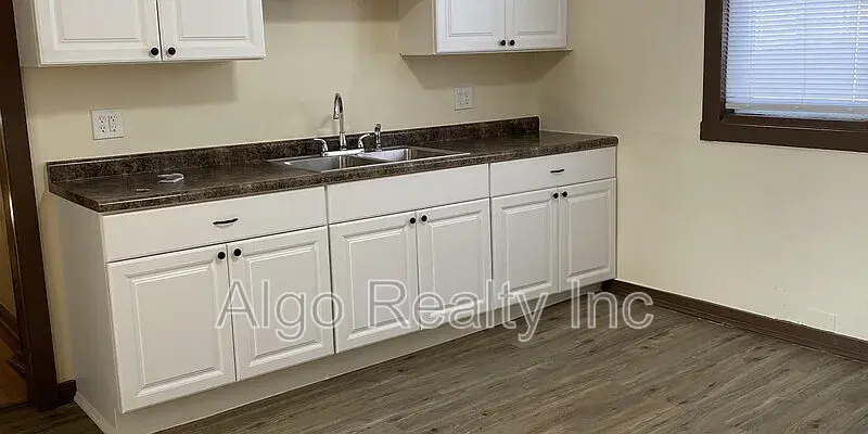 Minneapolis Condo: 2918 Dupont Avenue North - 1
