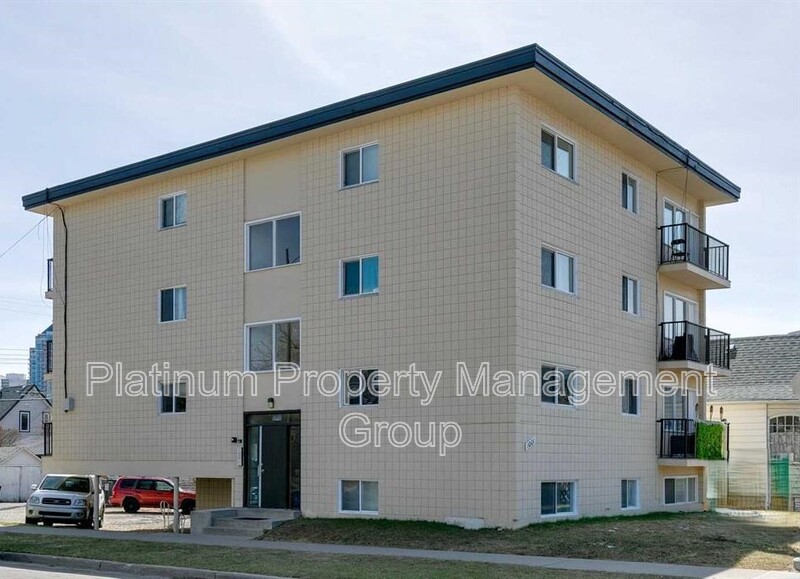 Calgary House: 1001 2 Ave NW
