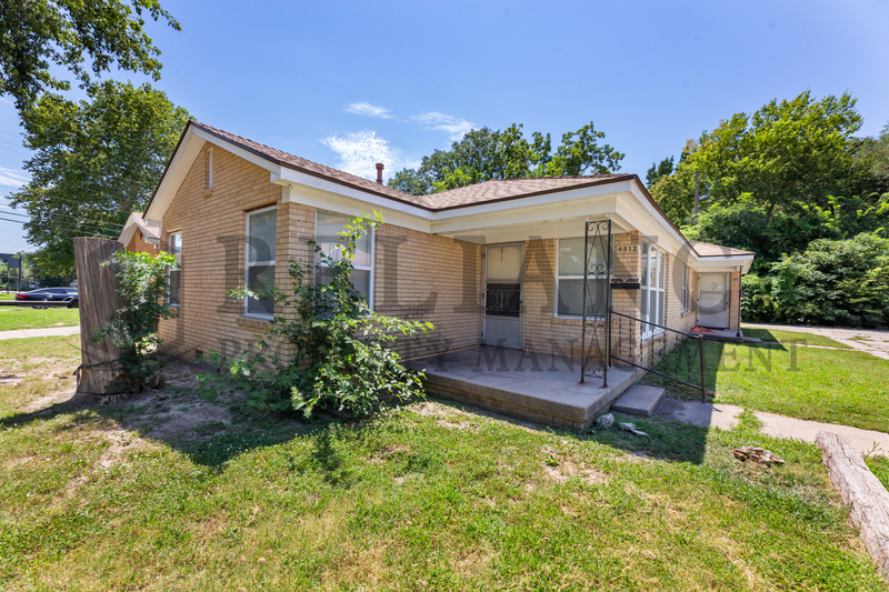Wichita House: 4912 E Morris St