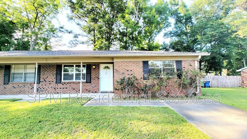 Wilmington House: 114 Mayberry Ct