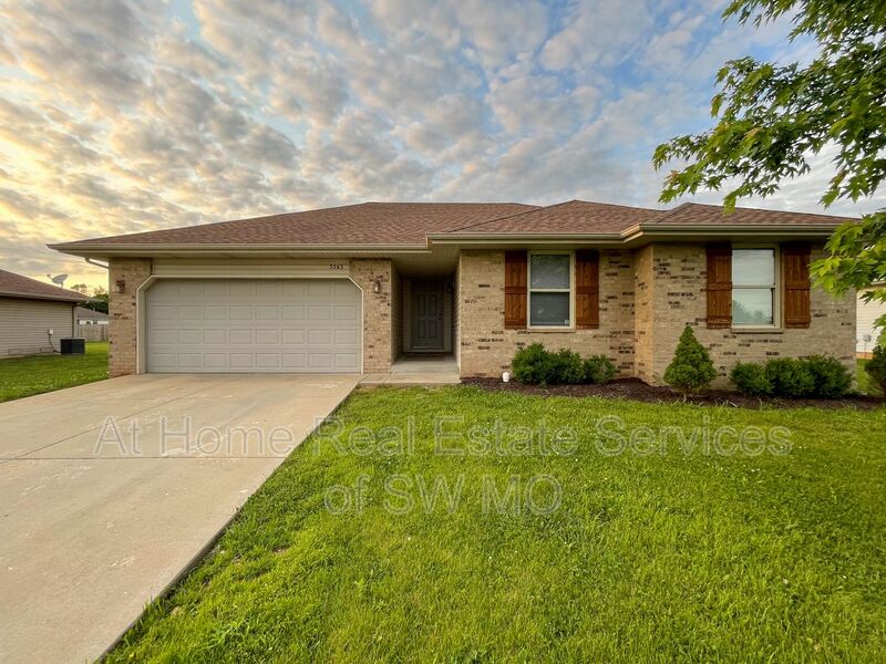 Springfield House: 5543 W David