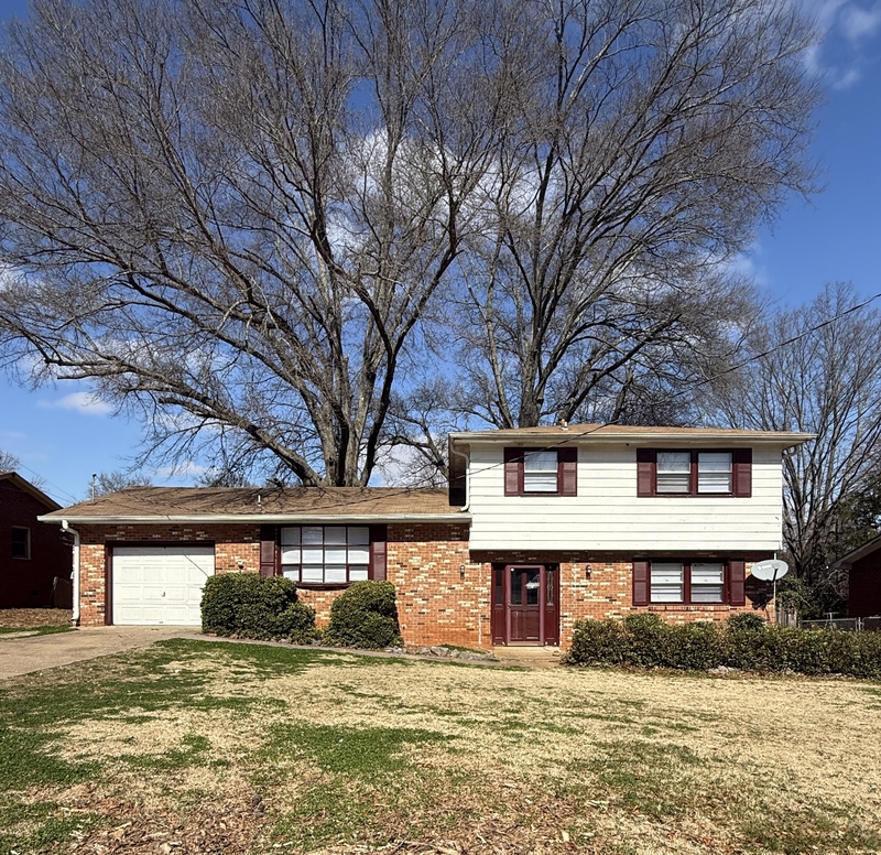 Huntsville House: 3616 Hester Lane NW