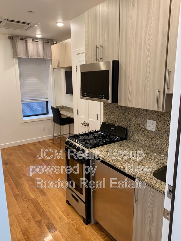 Chelsea Condo: 16 Fifth Street