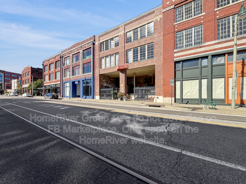 Memphis Condo: 413 S Main St