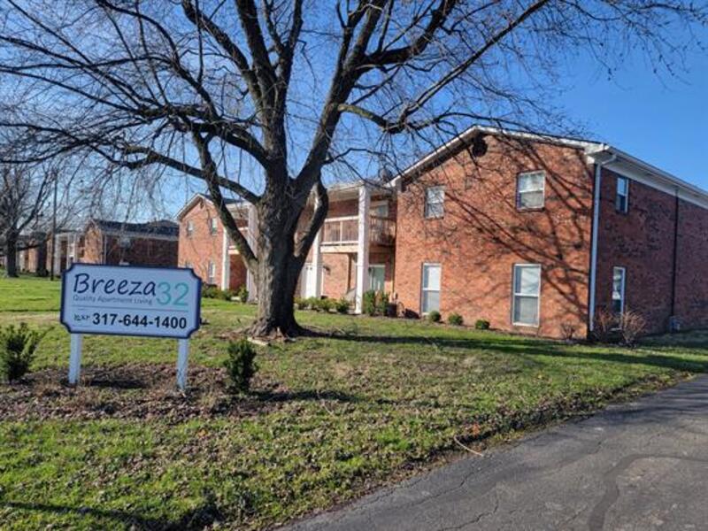 Greenwood Condo: 628 Wooddale Terrace