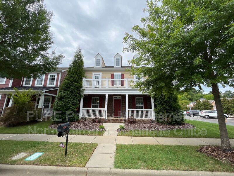 Charlotte House: 10330 Royal Winchester Drive