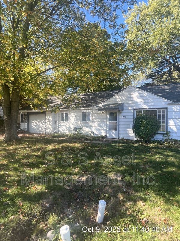 Lansing House: 1109 Eastfield Road