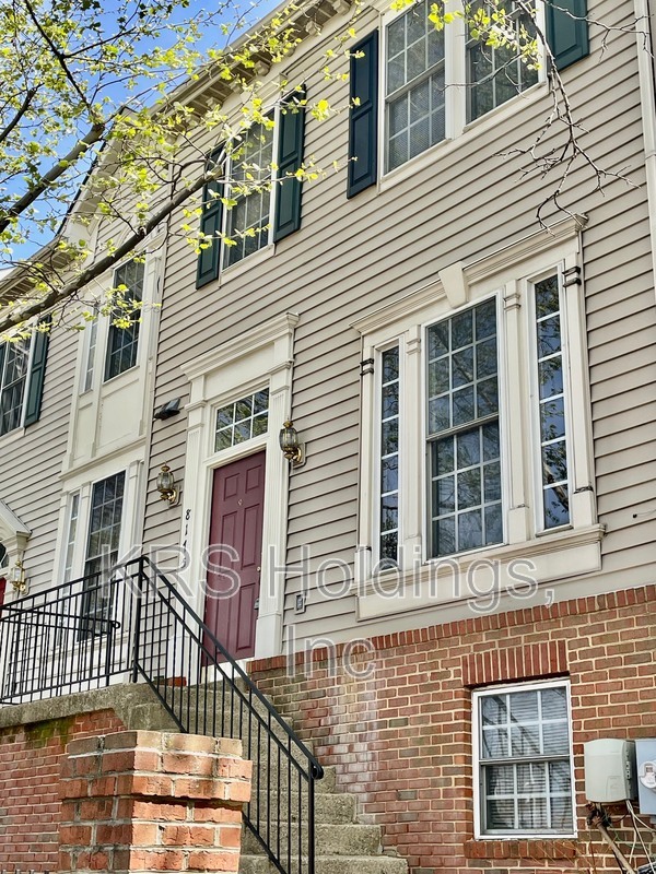 Falls Church Townhome: 8175 Skelton Circle