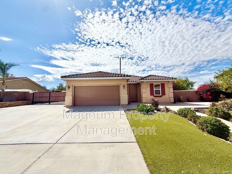 Menifee House: 33205 Gypsum St