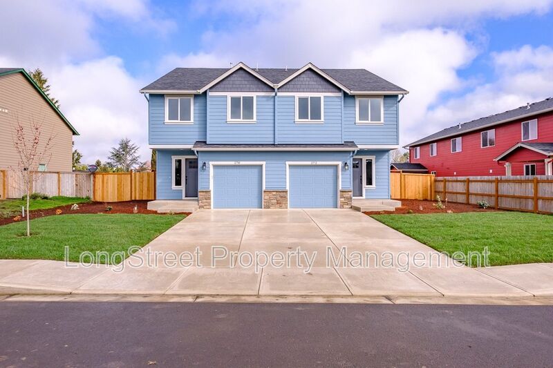 Monmouth Condo: 272 Gwinn St E