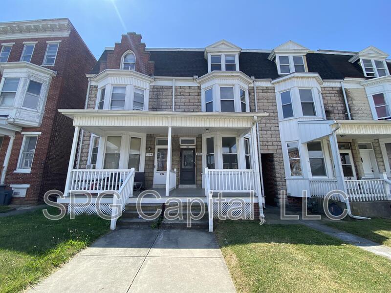 York House: 286 W Jackson St