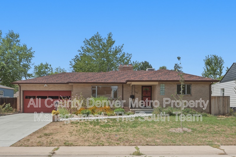 Denver House: 1631 Xanthia St