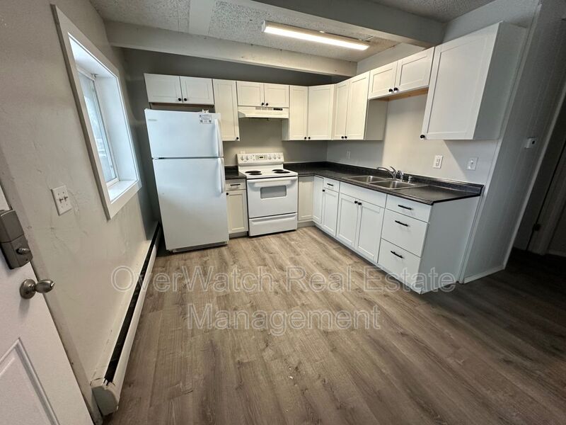 Anchorage House: 5130 Taku Dr