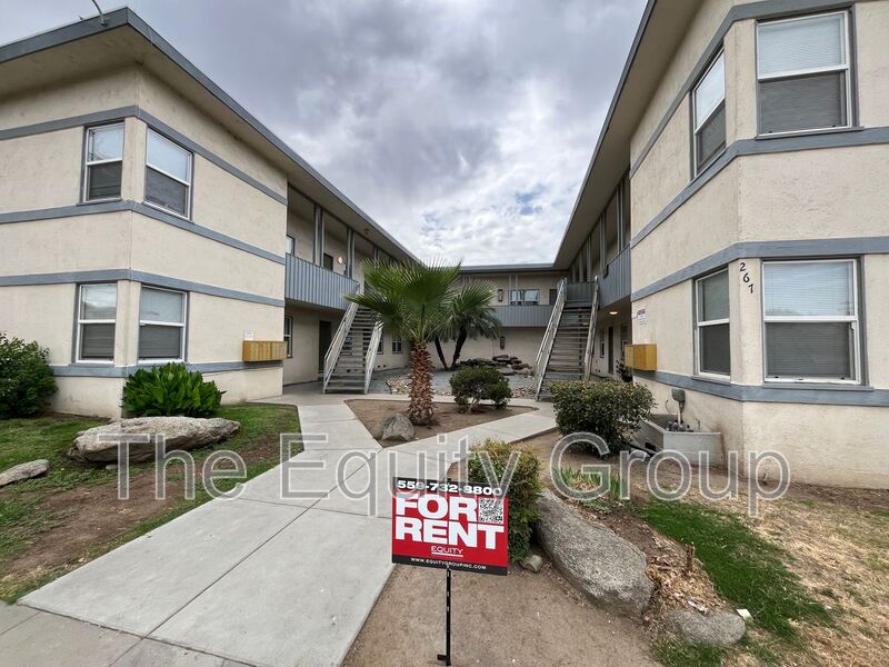 Porterville Condo: 267 W Belleview Ave