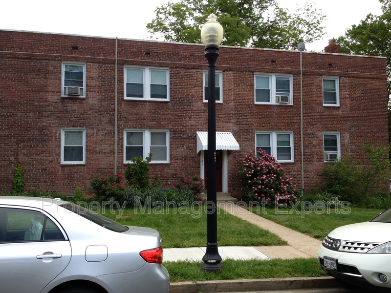 Arlington Condo: 1101 N. Kenilworth St.