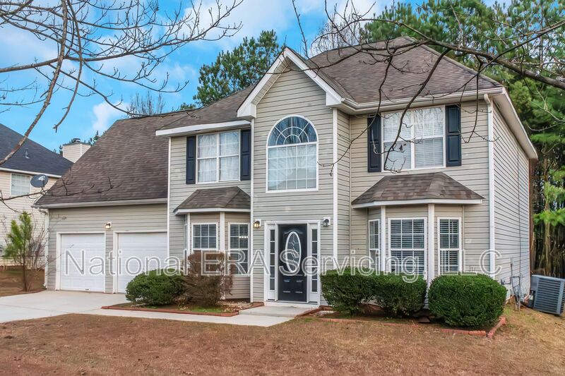 Stockbridge House: 420 Harvick Cir