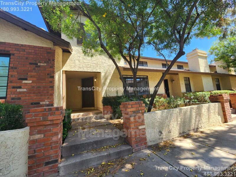 Gilbert House: 170 E Guadalupe Rd