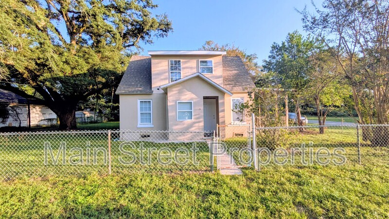 Pensacola House: 3500 West Cervantes Street