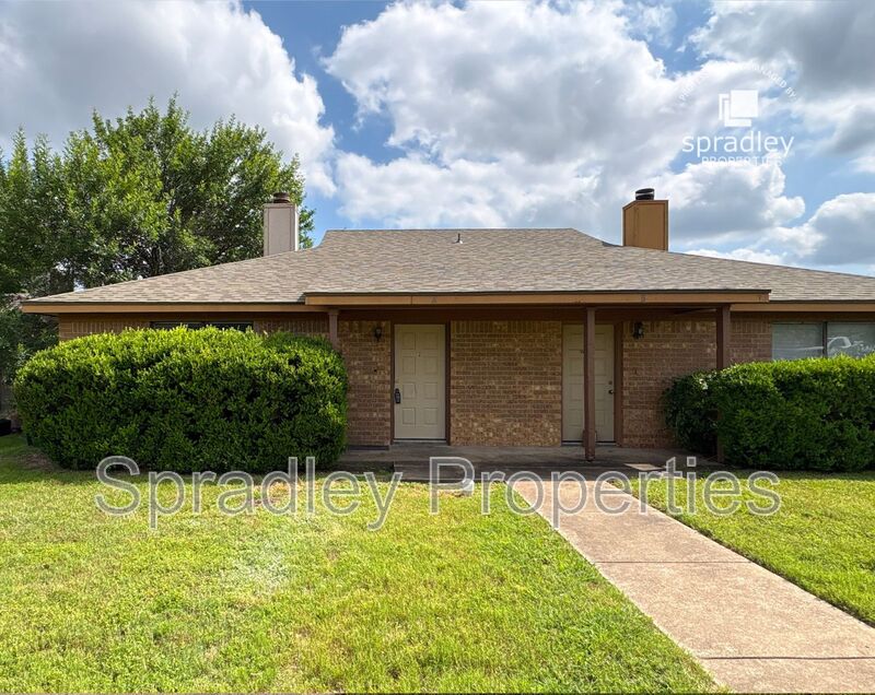 Temple Condo: 2405A Patrick Henry St