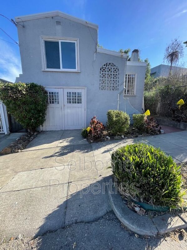 Oakland House: 1424 E 20th Street