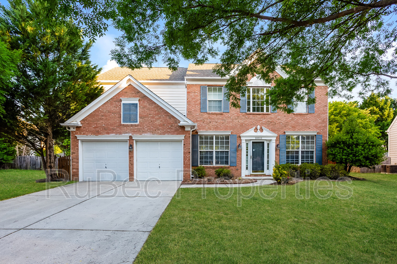 Charlotte House: 10313 Scotch Pine Circle